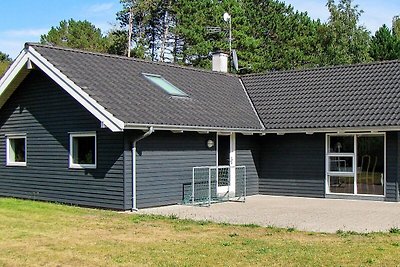 Rustikales Ferienhaus mit Sauna in Lolland