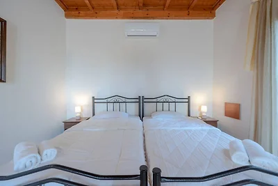 Villa ad Agia Triada con vista sulle montagne