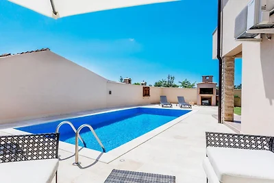 Ferienhaus Fulia mit Pool