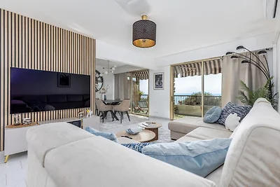MC Riviera: modern apartment with stunning se...