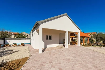 Familienurlaub mit Pool in Skabrnja