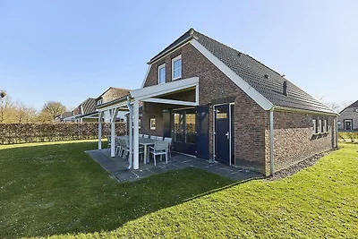 Luxe villa met sauna en stoomdouche in...