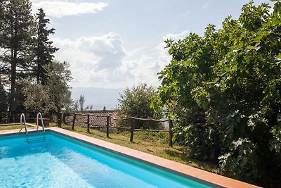 Wohnung im Bauernhaus mit Blick auf den Pool