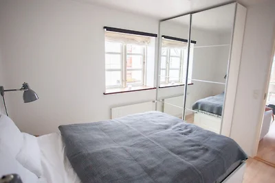 Zentrale Gemutliche Wohnung -- By Traum...