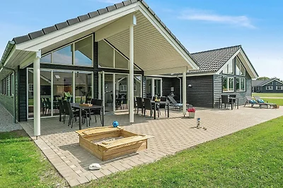 18 Personen Ferienhaus in Grenaa