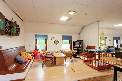 Moderna casa colonica in Frisia in riva al...