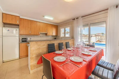 Villa recentemente ristrutturata ideale...