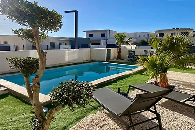 Villa familiare a Sérignan con piscina in...