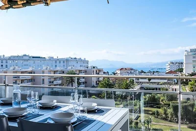 4-Zimmer-Apartment mit Meerblick, Terrasse un...