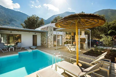 Moderne Villa mit privatem Pool