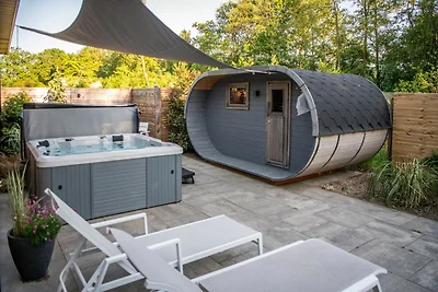 Luxuriöse Wellness-Lodge für ein Paar