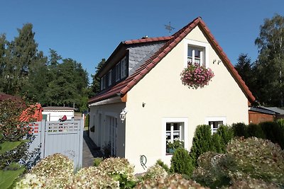 Traditionelles Cottage in Waldnähe in Oederan