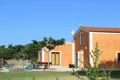 Vakantiehuis in Aspiran met zwembad