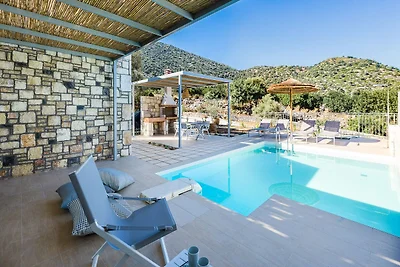 Moderne Villa mit privatem Pool