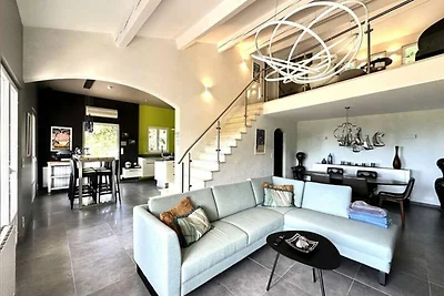 Villa in Valcros mit Infinity-Pool und...