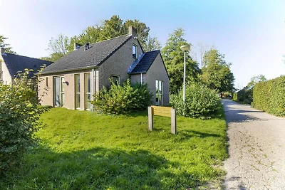 Wald-Bungalow für 4 Personen in Ewijk