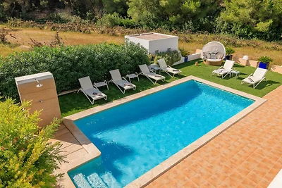 Gezellige villa in St Josep met privé zwembad