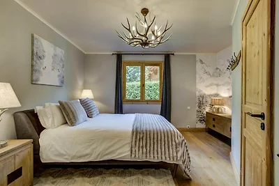 Stylish Chalet with Hot Tub in Peaceful Area