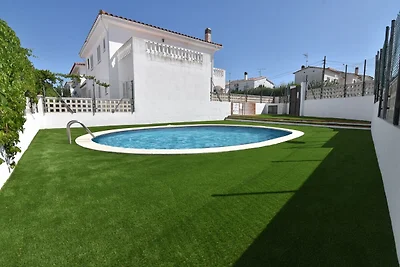 Schöne Villa in der Nähe von Riells Beach