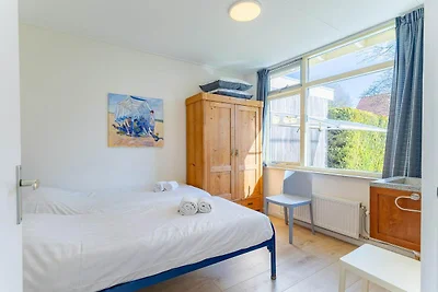 Bungalow nahe Strand mit Garten