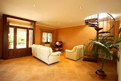Moderna casa di campagna con piscina