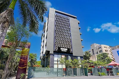 Eleganza di lusso a Magarpatta City Pune