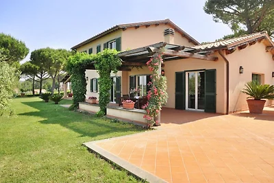 Invitante villa a Magliano Sabina, Italia, co...