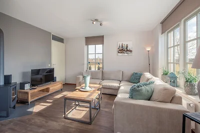 Stattliche, luxuriöse Villa mit 2 Bädern, 2 k...