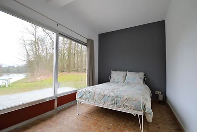 Ferienhaus in Rosée mit privaten Seen