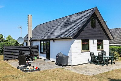 Rustikales Ferienhaus in Fünen mit Terrasse