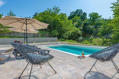 Vakantiehuis in Pićan met zwembad
