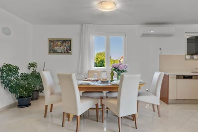 Holiday Home Marija - Three Bedroom Holiday H...