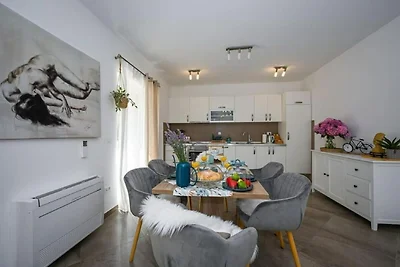 Villa Anita - Five Bedroom Villa with Swimmin...