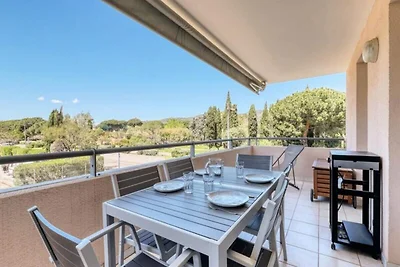 Wohnung in Le Lavandou mit Poolzugang