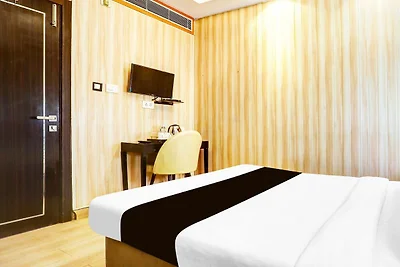 Super Hotel O Vivekanand Marg