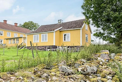 Charmantes Cottage am See in Torsebo