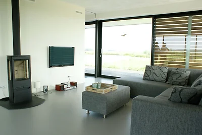 Woonboot in Goengahuizen met sauna