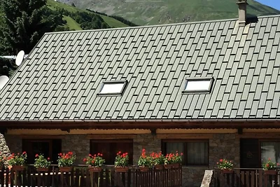 Chalet mit 5 Zimmern und Hütte, 12 Schlafplät...