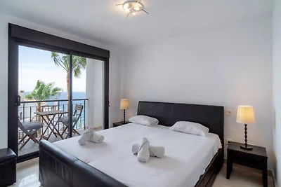 Moderne Wohnung mit Meerblick