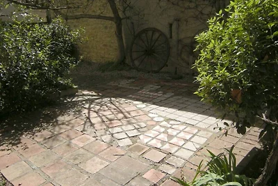 "Ancien Cafe" mit Innenhof