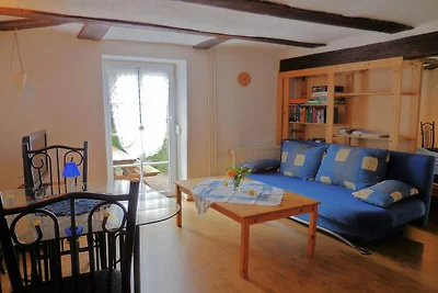 Helle Ferienwohnung in Leuderode am Waldrand