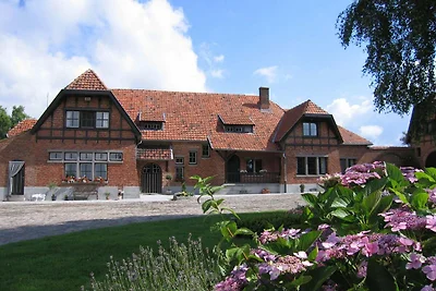Boerderij met heuvels in Komen-Waasten