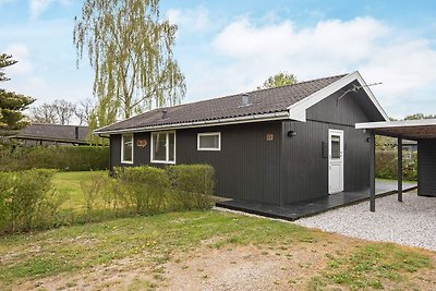 Contemporary Holiday Home in Juelsminde with...