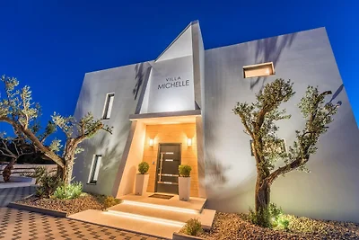 Villa met infinity pool in Maslenica