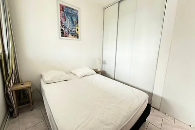 Apartment in Le Chabian in Strandnähe