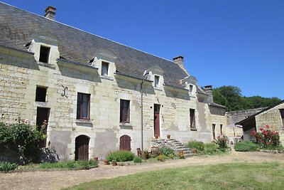 Vakantiehuis bij het bos in Lerné