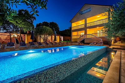 Ferienvillen mit Pool in Kakma