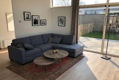 Ferienhaus in Mol mit Terrasse und Wifi
