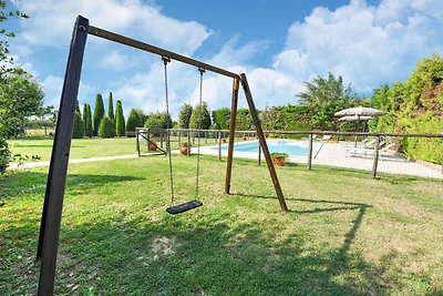 Zentrales Ferienhaus mit Pool