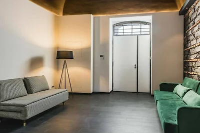 Leone Apartment with Garden